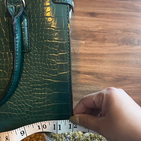 Ankle strap sandal and purse - Picture 9 of 9